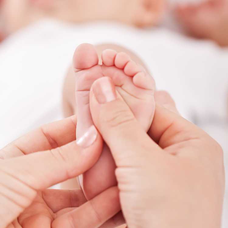 Best Cold-Pressed Almond Oil For Baby Massage